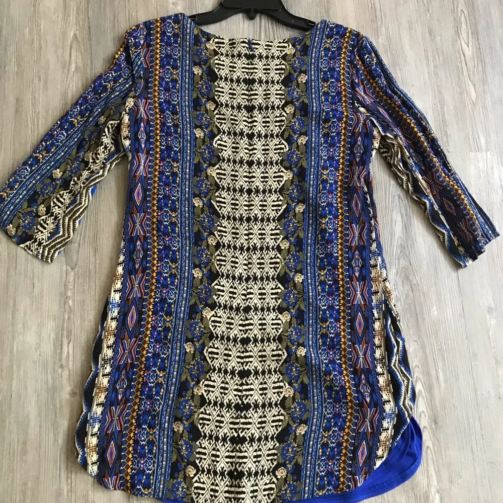 Beautiful tunic - Picture 2 of 3